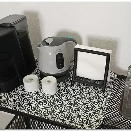Pulcino Furioso Magenta Apartment