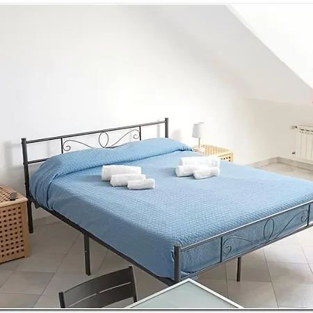 Pulcino Furioso Magenta Apartment Genoa